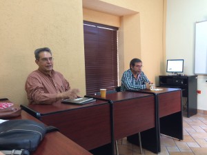 De izquierda a derecha: Dr. Nicolás Pineda y Lic. Francisco Salinas
